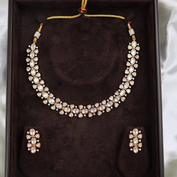 Elegant Floral Kundan Necklace & Earrings Set, JP40 - Picture 9 of 12